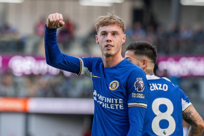 吉尔摩社媒晒照：手术成功，康复之路开始（吉尔摩社媒晒照报平安：手术顺利，康复启程）