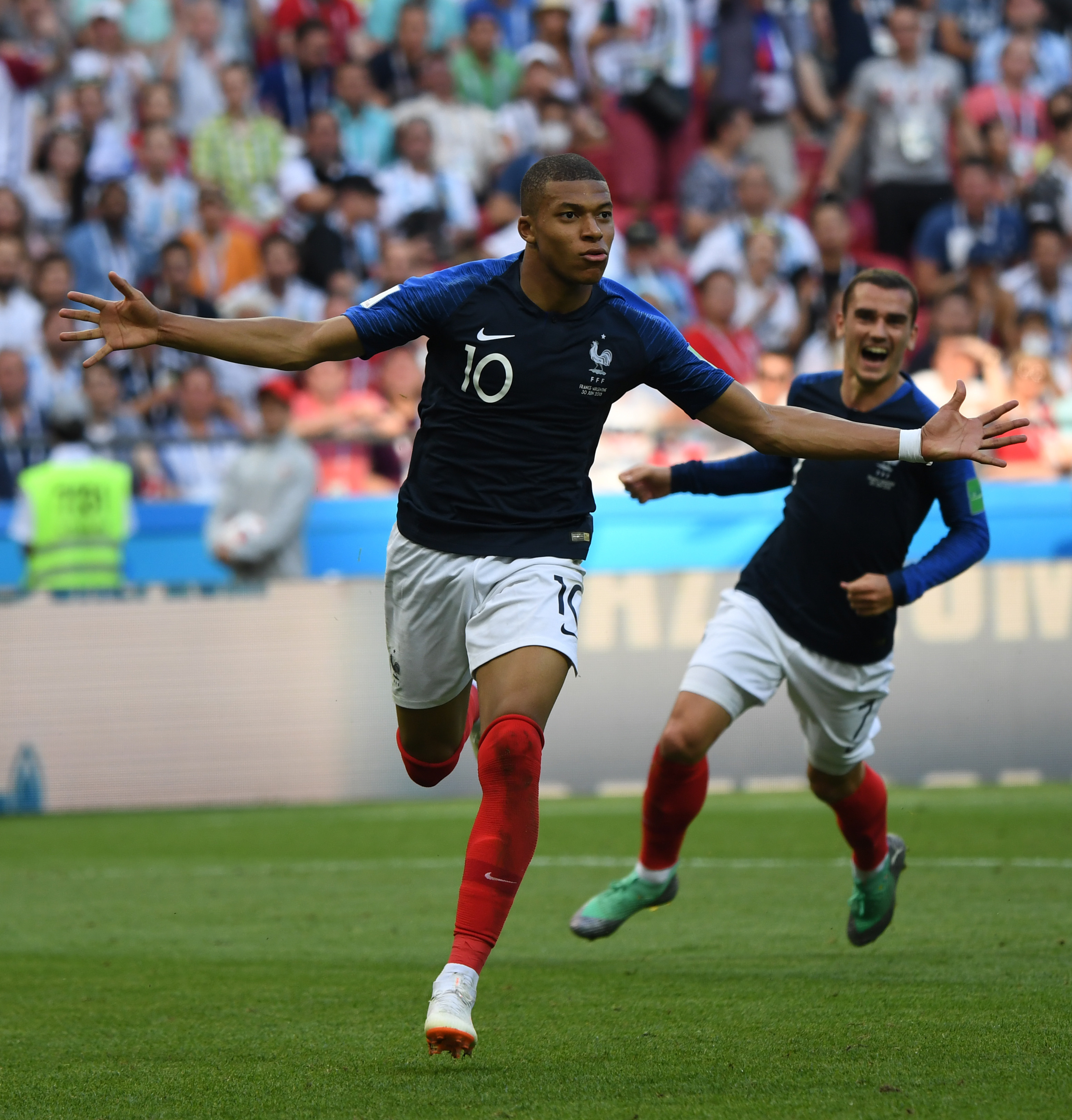 赛后那一幕让所有球迷破防（终场后的那个瞬间，所有球迷都被戳中泪点）