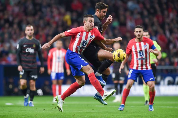 欧冠本周最佳阵容：马杜埃凯、孔德、格林伍德、卡尔在列（欧冠本周最佳阵容出炉：马杜埃凯、孔德、格林伍德、卡尔入选）