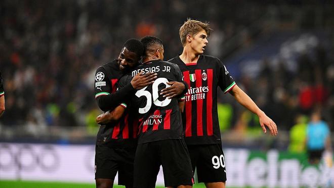 拉蒙：我喜欢观察米利唐来提升自己；意大利的面食和披萨一流（拉蒙：通过研究米利唐不断进步；意大利面与披萨水准一流）