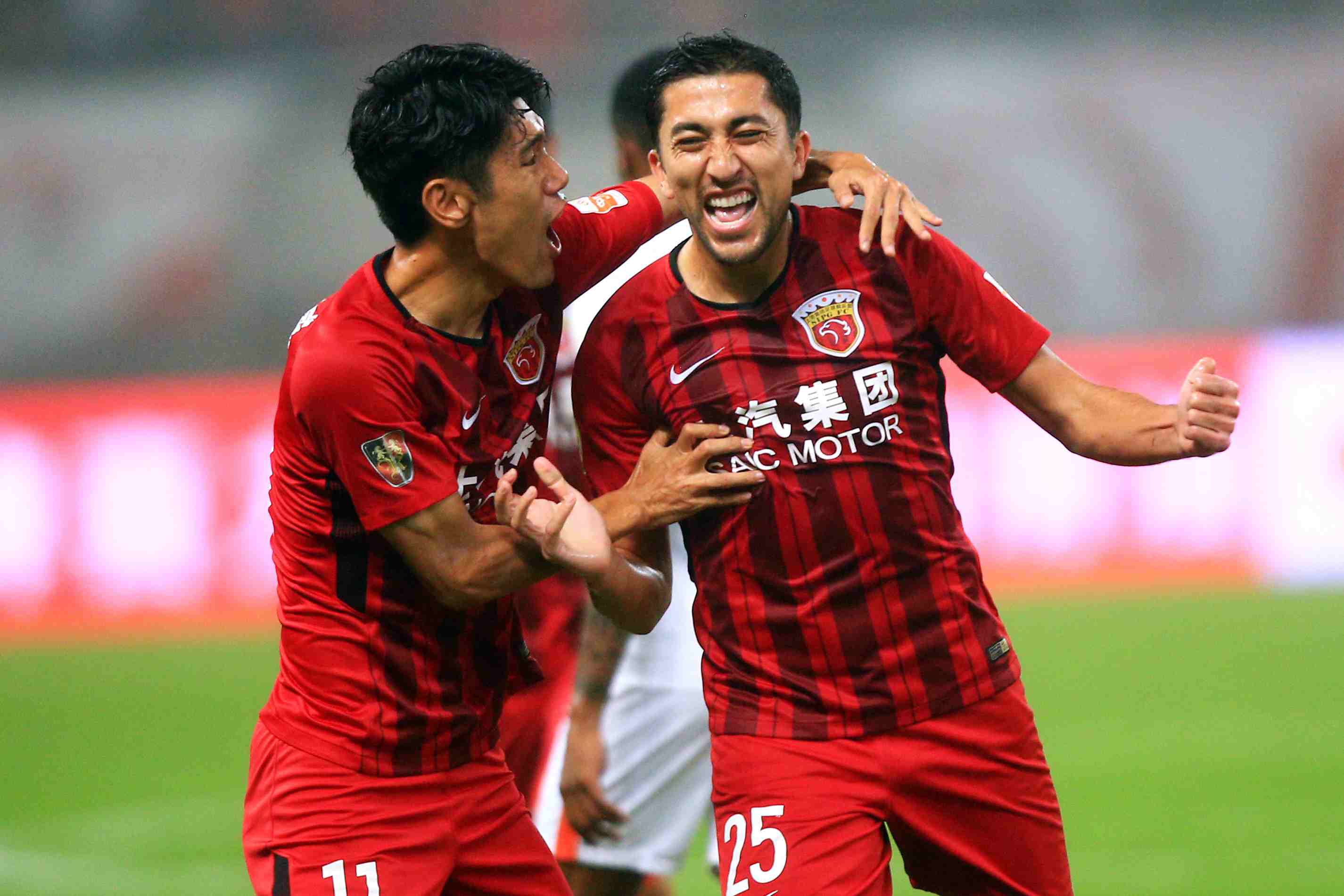 天空：曼联1月不会积极出售齐尔克泽，最近他发挥了一些作用（天空体育：曼联一月无意主动出售齐尔克泽，近期表现有所起色）