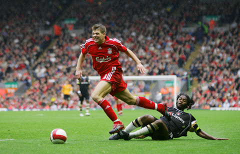 官方：瓦斯科达伽马与小将拉扬续约；拜仁等俱乐部在关注他（瓦斯科达伽马官宣与新星拉扬续约，拜仁等队持续关注）