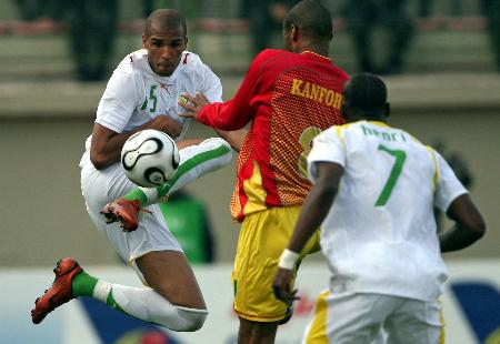 海港客战英博：5外援PK4外援，吾米提江先发，李新翔替补（海港客场挑战英博：5外援对决4外援，吾米提江首发，李新翔替补）