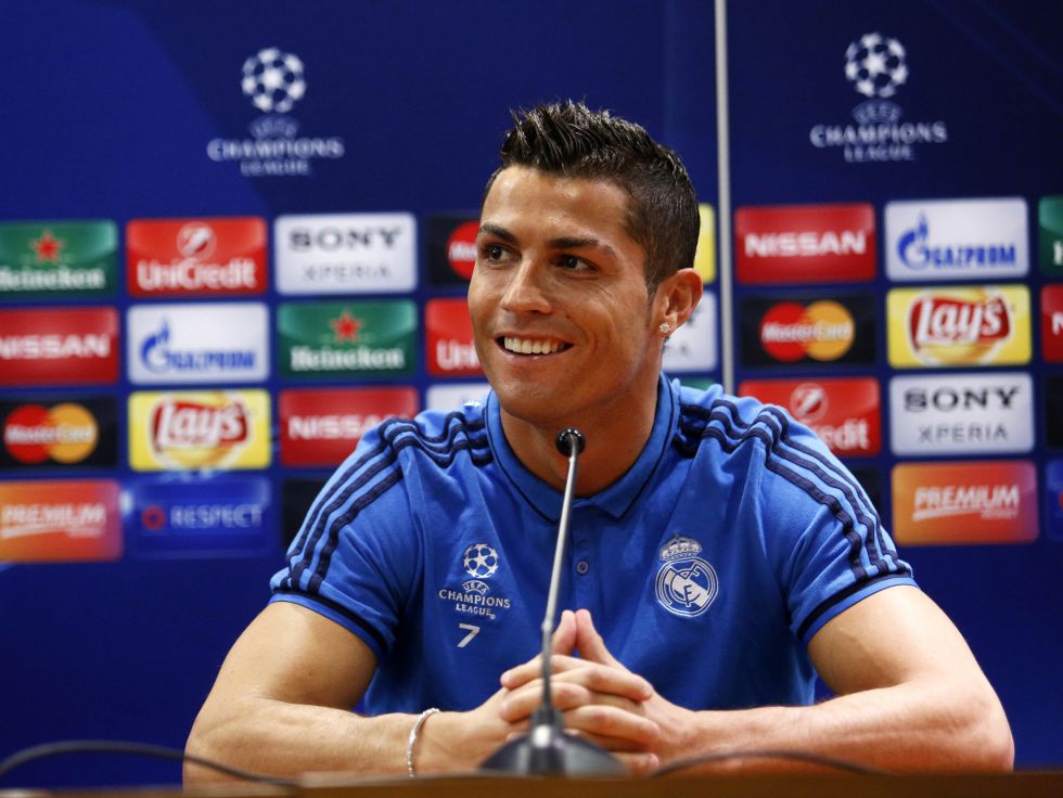 远藤航：世界杯的目标当然是夺冠；我很珍视与孩子相处的时光（远藤航：世界杯剑指冠军，也珍惜与孩子的陪伴时光）