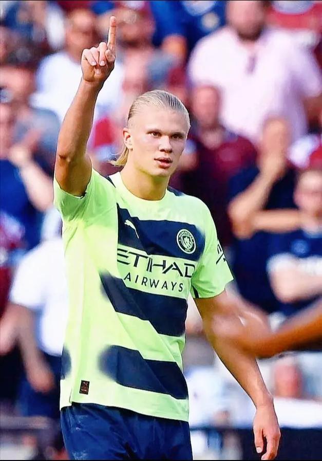 为什么现实中有很多门将踢球能踢到40岁以上，成熟期会比较漫长？（为何门将普遍能踢到40岁以上，且成熟期更为漫长？）