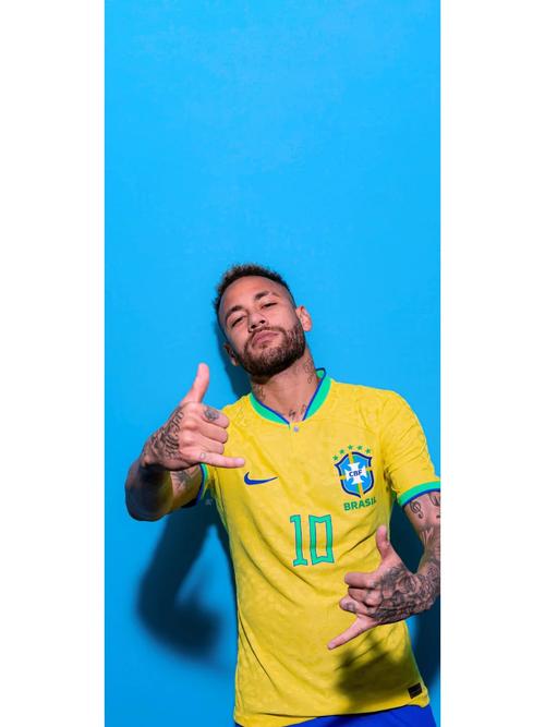 围绕着莱万与凯恩的转会传闻大家觉得拜仁会同意吗？（莱万、凯恩转会风声四起，拜仁会放行吗？）